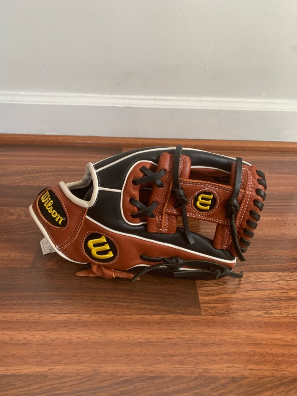 Wilson A500 11.5" Youth Infield Baseball Glove Sports Athlete Flexible Leather